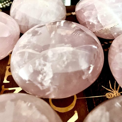 galet de quartz rose